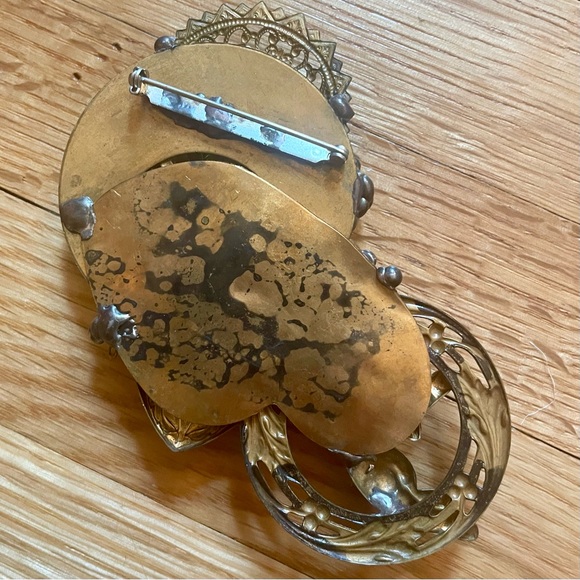 Handmade BoHo/Victorian brass/colored stones one of a kind brooch w/cherub&heart - Picture 3 of 4